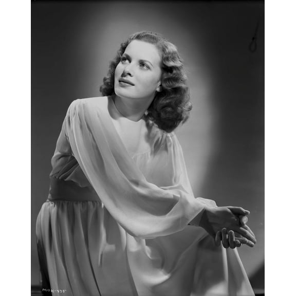Maureen O'Hara Posed in Dress Black and White Photo Print (8 x 10)