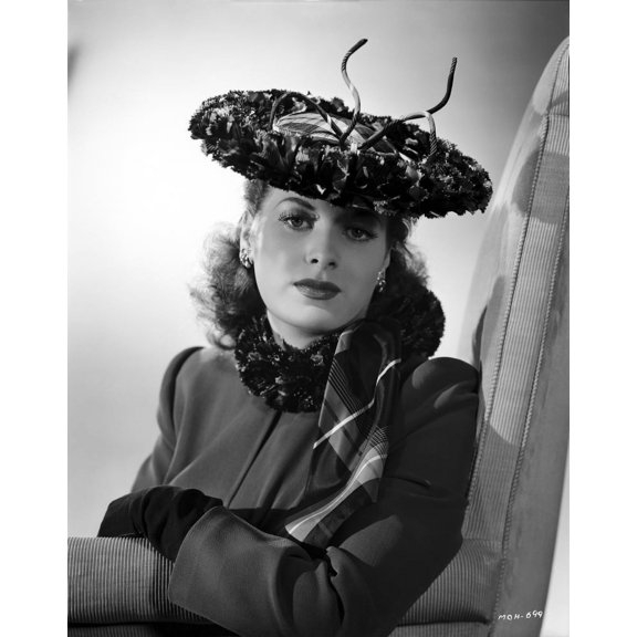 Maureen O'Hara in Formal Dress Black and White Portrait Photo Print (8 x 10)
