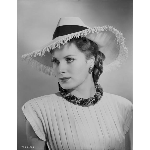 Maureen O'Hara in White Gown With Hat Portrait Photo Print (8 x 10)