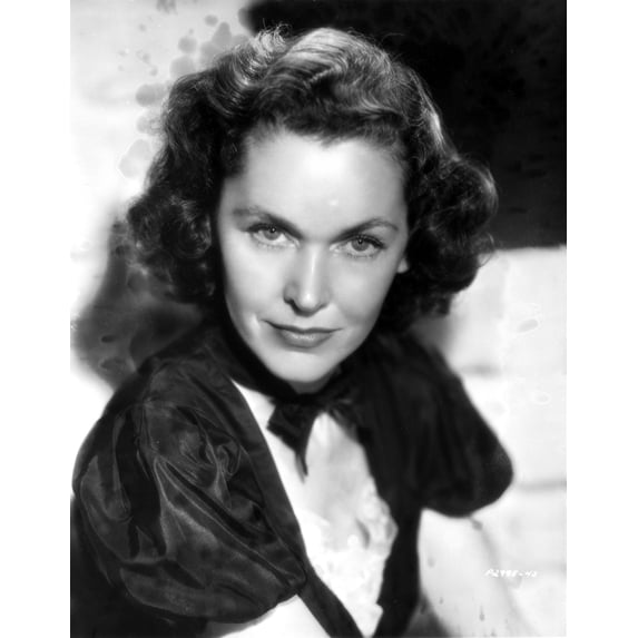 Maureen O'Sullivan on a Puff Sleeve Top sitting Photo Print (24 x 30)