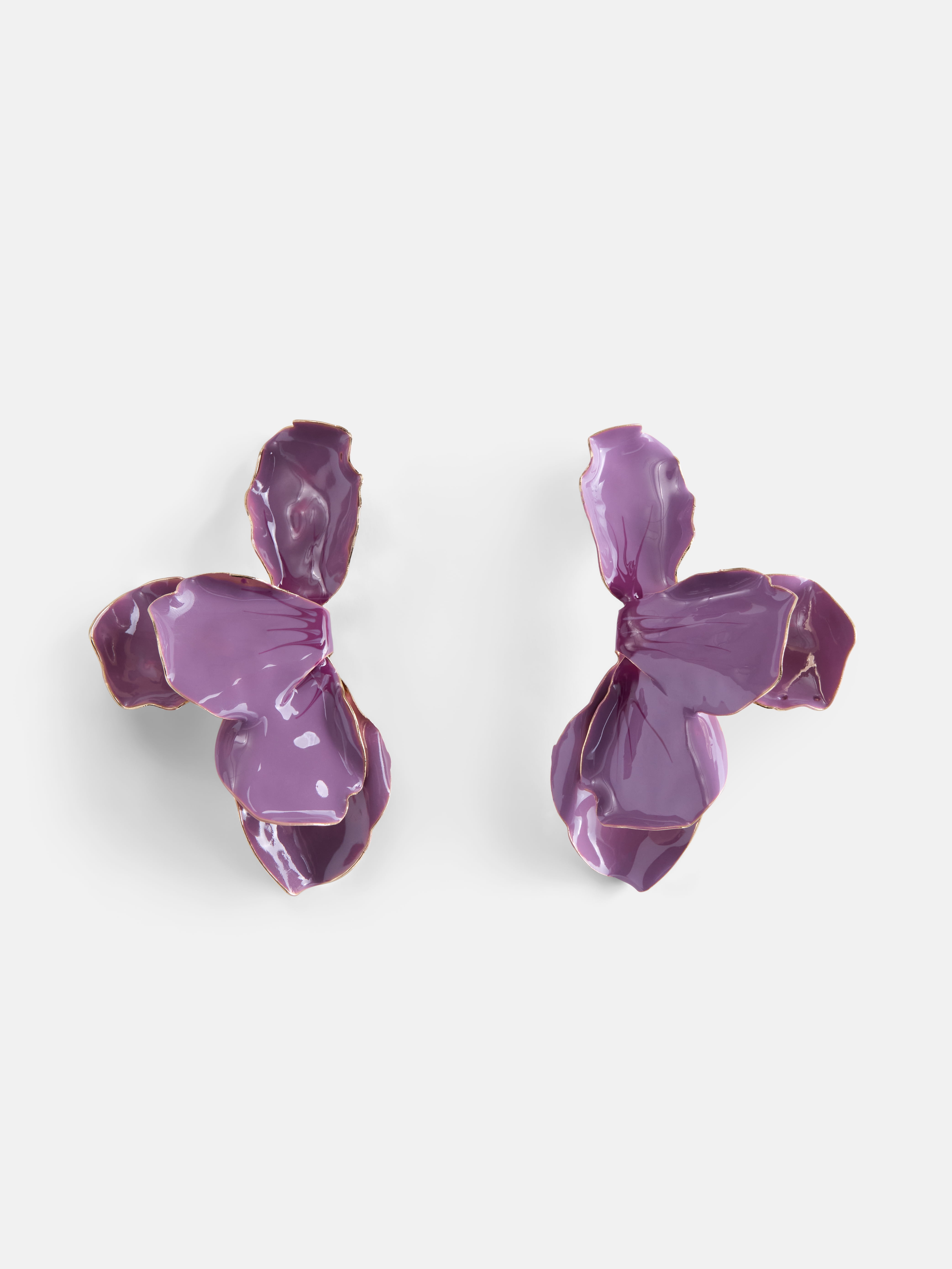 Women's Gold Tone Maude Petal Earrings, 1 Pair