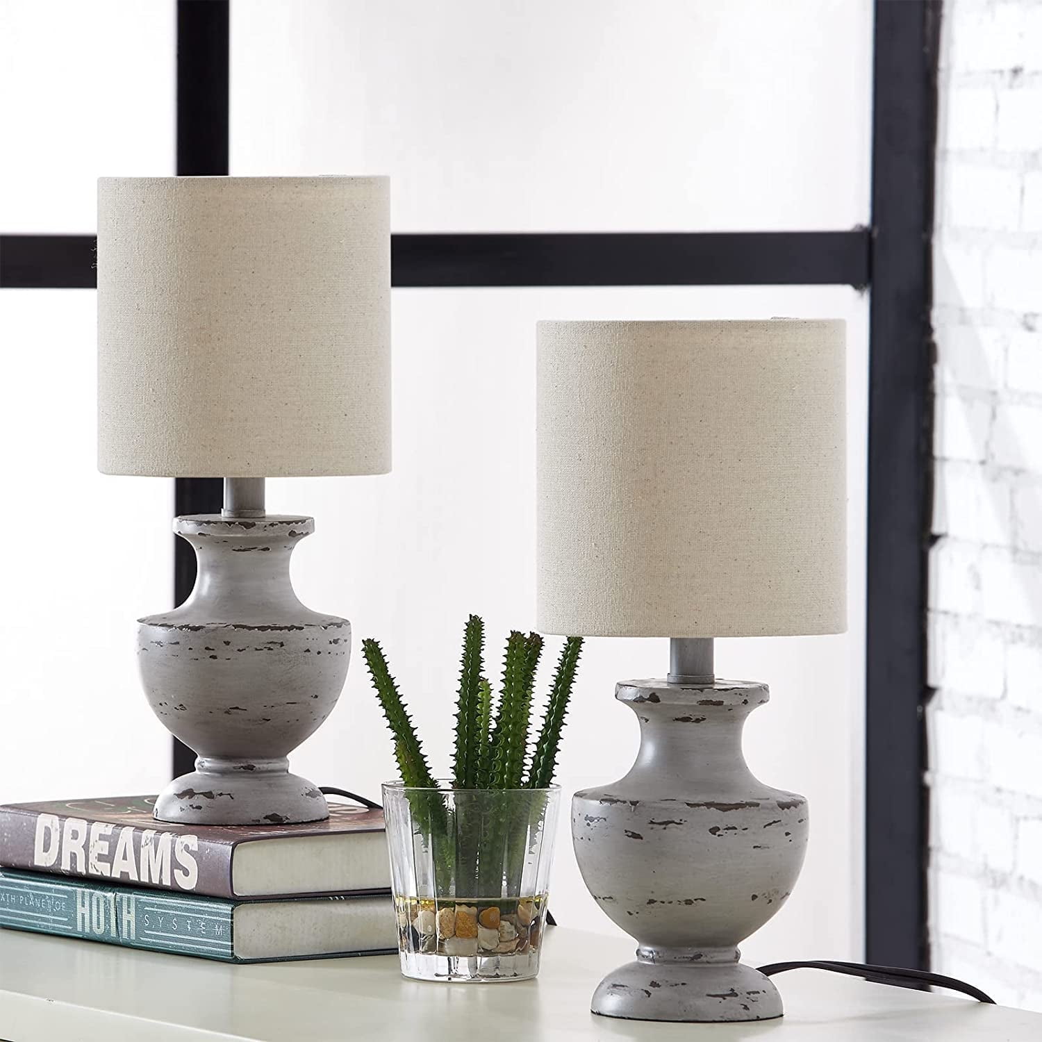 Laurent Resin Table Lamp (Set of 2)