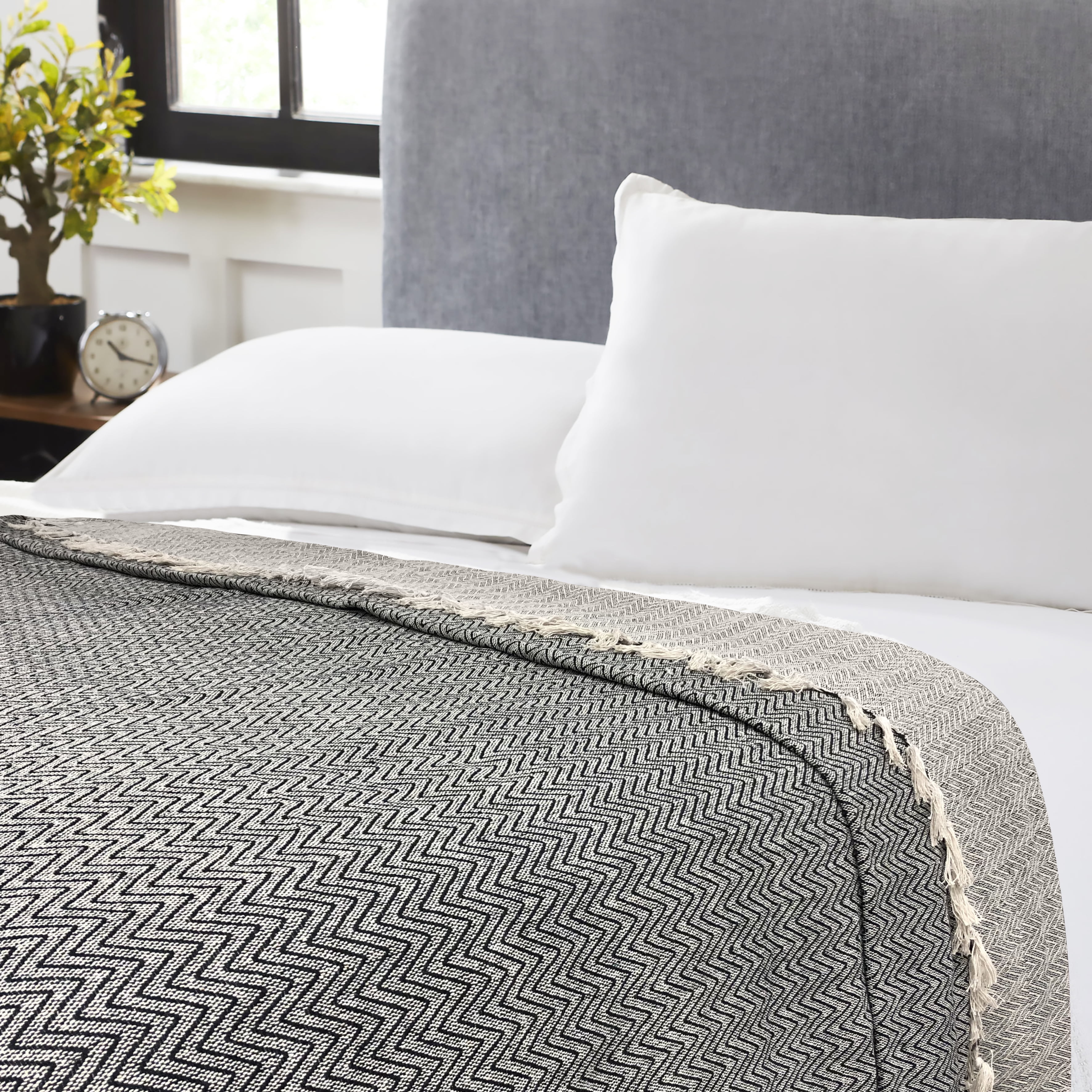 Maxine Chevron Black Cotton Blanket Full/Queen