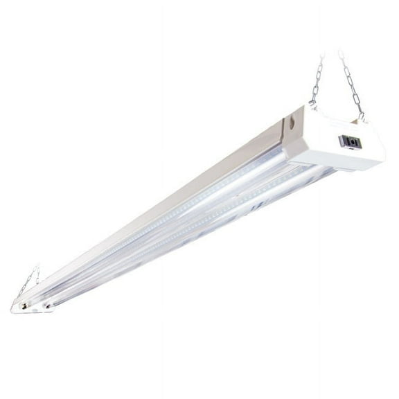Maxxima 4ft LED Motion Sensor Fixture, 40W, Linkable, 5000K Daylight, 4600 Lumens, Plug-in