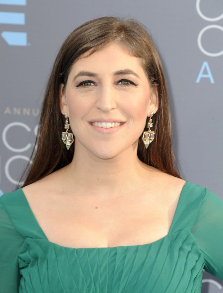 Mayim Bialik At Arrivals For 21St Annual Critics Choice Awards Canvas Art - (16 x 20)