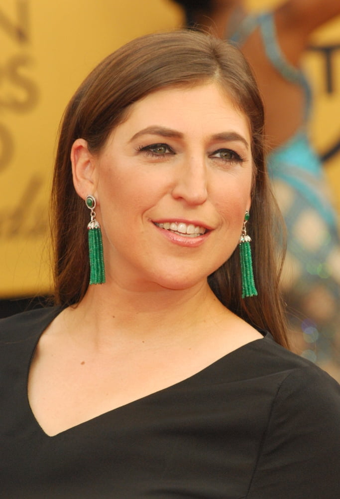 Mayim Bialik At Arrivals For 21St Annual Screen Actors Guild Awards (Sag) - Arrivals 2 Canvas Art - (16 x 20)