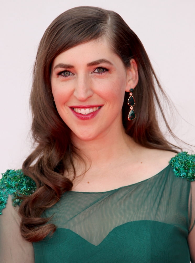 Mayim Bialik At Arrivals For The 65Th Primetime Emmy Awards - Arrivals Canvas Art -  (16 x 20)