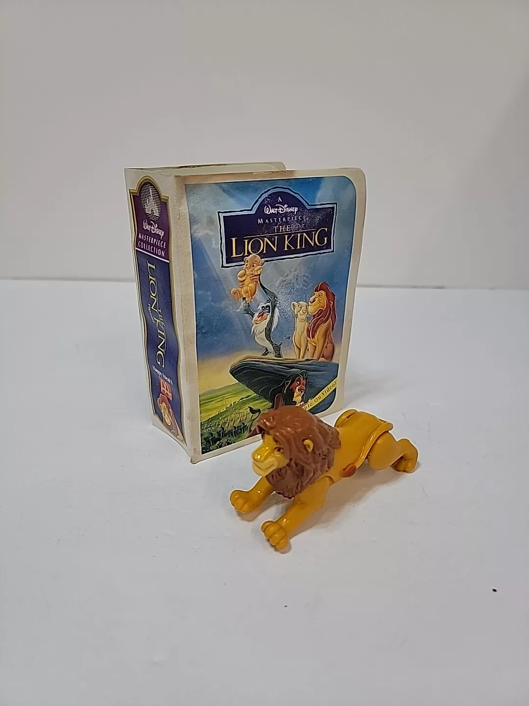 McDonald's - Lion King Happy Meal Figure #2 Disney Masterpiece Collection (BONUS 1 FUN CHOPS & 1 ZIPPER BRACELET)