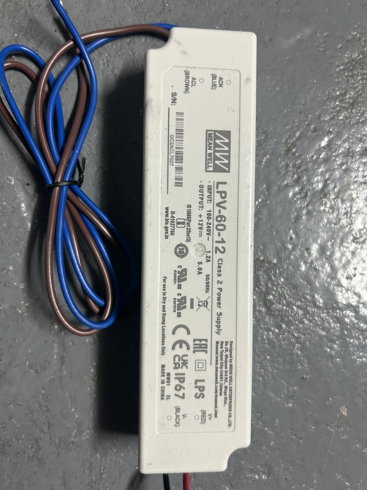 Alimentation étanche Mean Well LPV-60-12 | 12V DC 5A IP67 | Pour Extérieur Et Applications Rudes