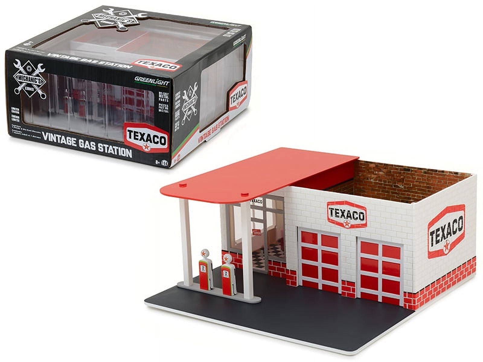 Mechanic\'s Corner Series 1, Vintage Gas Station Texaco Oil 1/64 by Greenlight