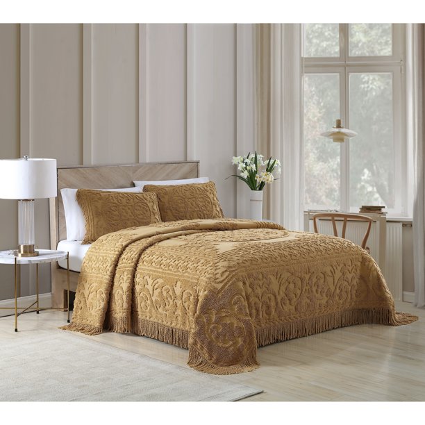 Medallion Chenille Bedspread. Gold Full
