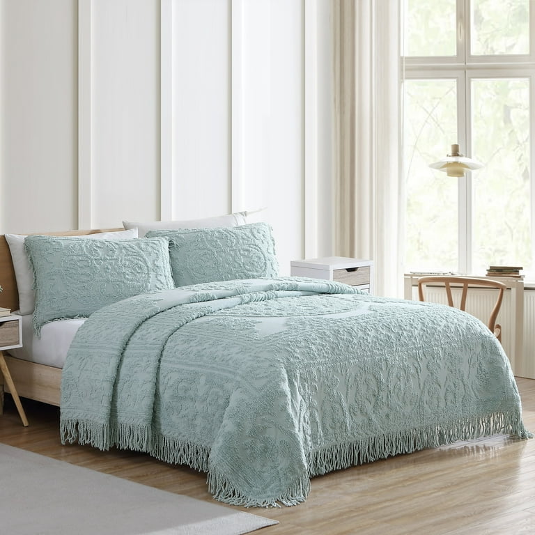 Medallion Chenille Bedspread. Gold Twin