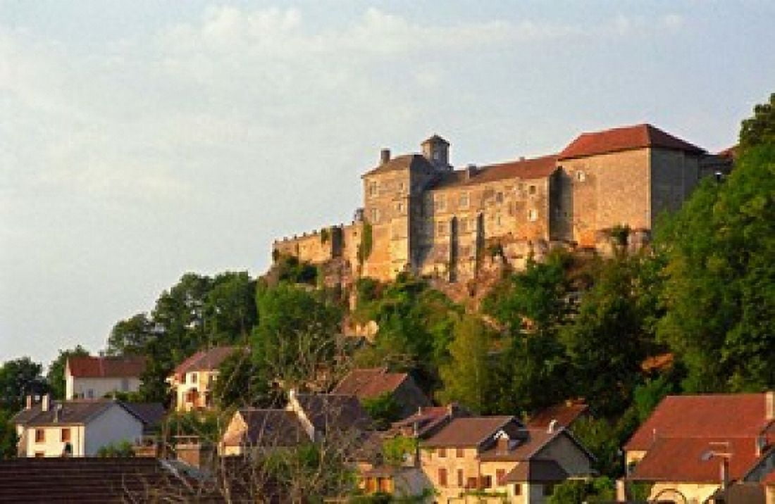 Medieval Chateau de Salmaise Castle Salmaise Canvas Art - Per Karlsson DanitaDelimont (28 x 19)