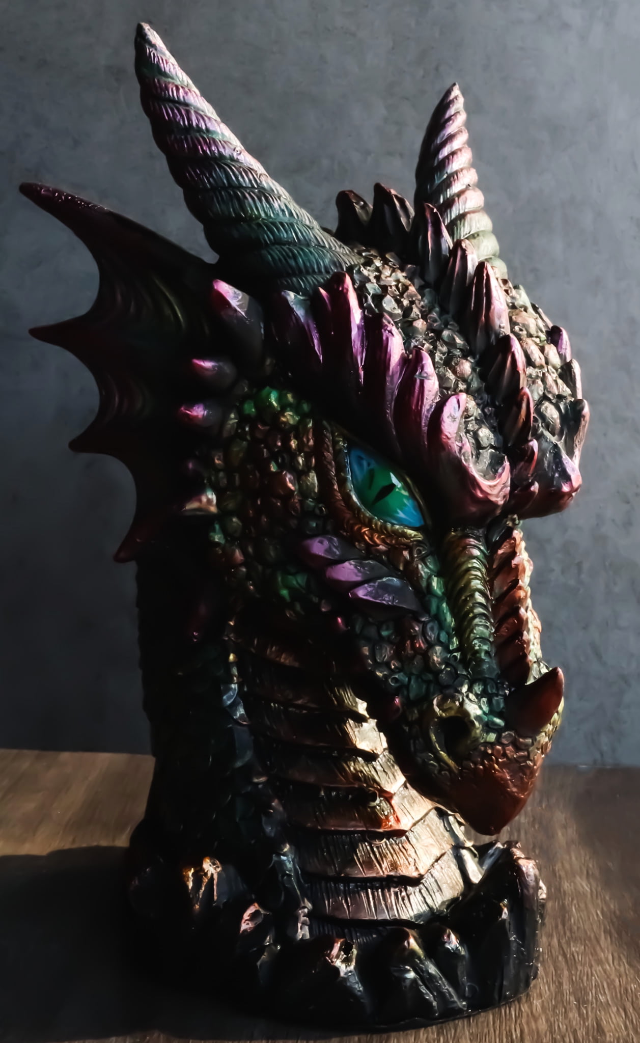 【美品】 DRAGON D3 1400円以上値下げ！ Medieval Fantasy Hydra Fin Red Spiked Dragon Head With Bright Eyes