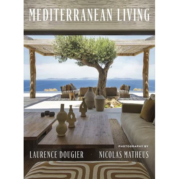 Mediterranean Living: Varied residences immerse readers in the diverse architectural and decorative styles of Southern Europe