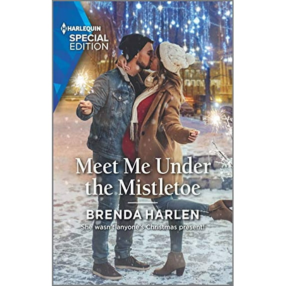 Pre-Owned Meet Me Under the Mistletoe (Mass Market Paperback) 1335894918 9781335894915