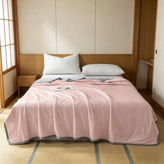 Meggemo Lightweight Summer Quilt 39.4x59in Cool Breathable Soft Microfiber Air Conditioned Blanket All Season Use