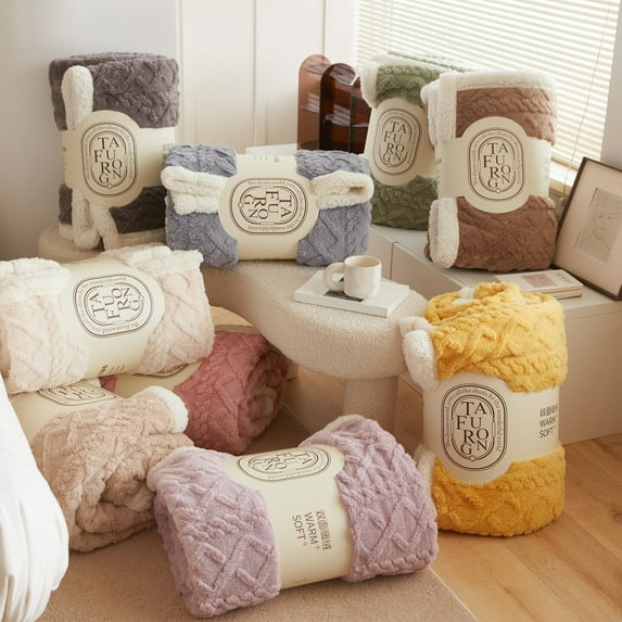 Meitianfacai Soft Plush Blanket for Couch Lightweight Warm Fluffy Throw Blanket for Sofa Bed Travel Camping, Cozy Warm Fuzzy Cute Throw Blanket for Girls Boys Kids, 27.55"x39.35"