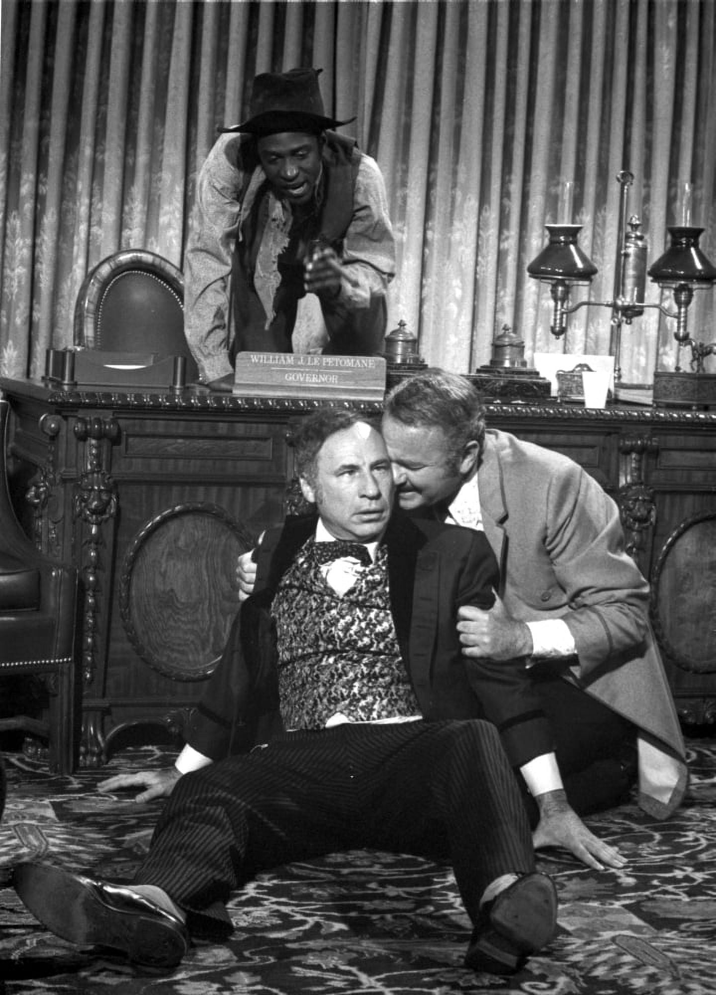 Mel Brooks in Blazing Saddles Photo Print (24 x 30)