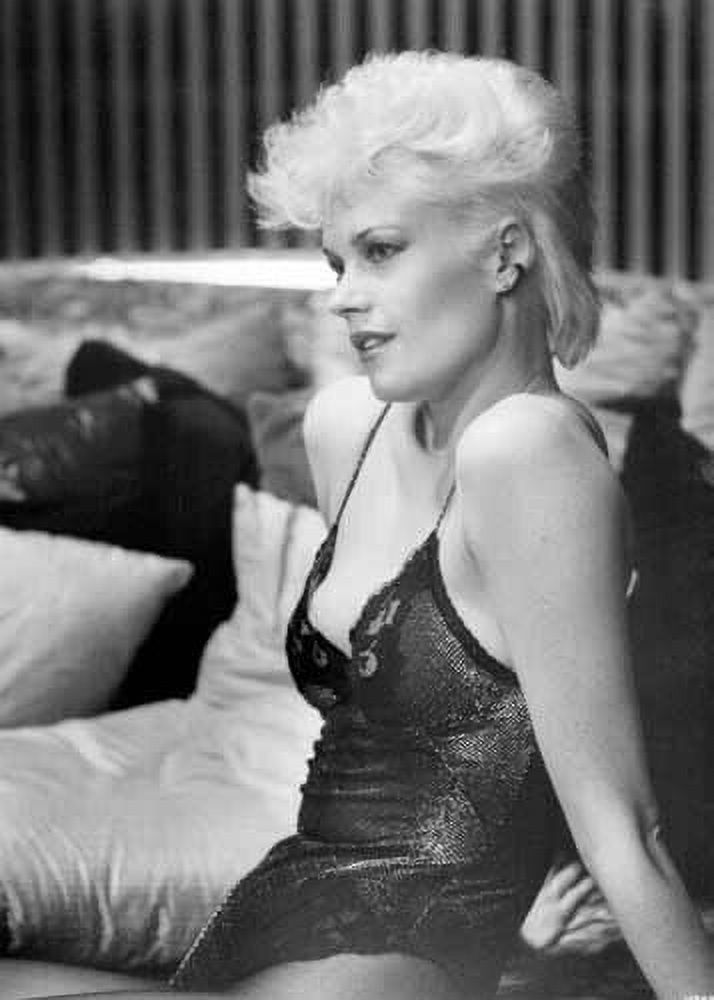 Melanie Griffith sexy busty in basque leotard 1984 Body Double movie