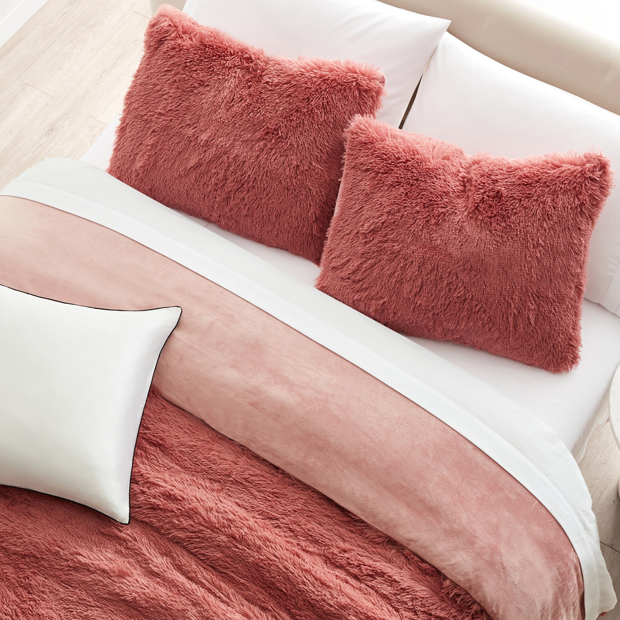 Mellanni 3 Piece Duvet Cover Set Shaggy Plush and Velvet, 2 Shams and 1 Duvet Cover, King/Cal King, Pink