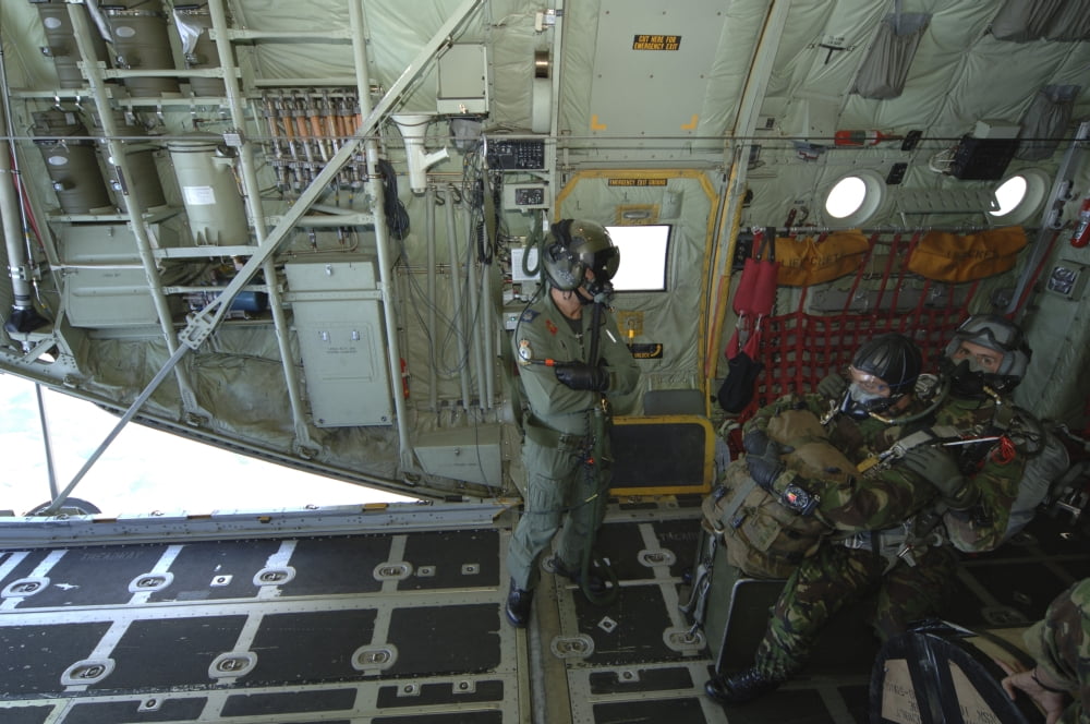 Members of the Pathfinder Platoon await to jump from a Royal Air Force C-130 Hercules Canvas Art - Andrew ChittockStocktrek Images (17 x 12)
