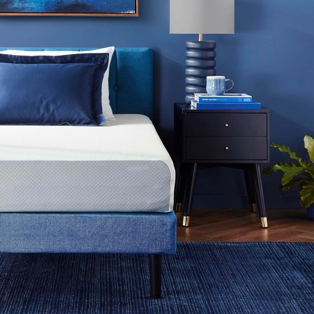 Memory Foam Mattress, Soft Plush Feel, 8 Inch, Queen