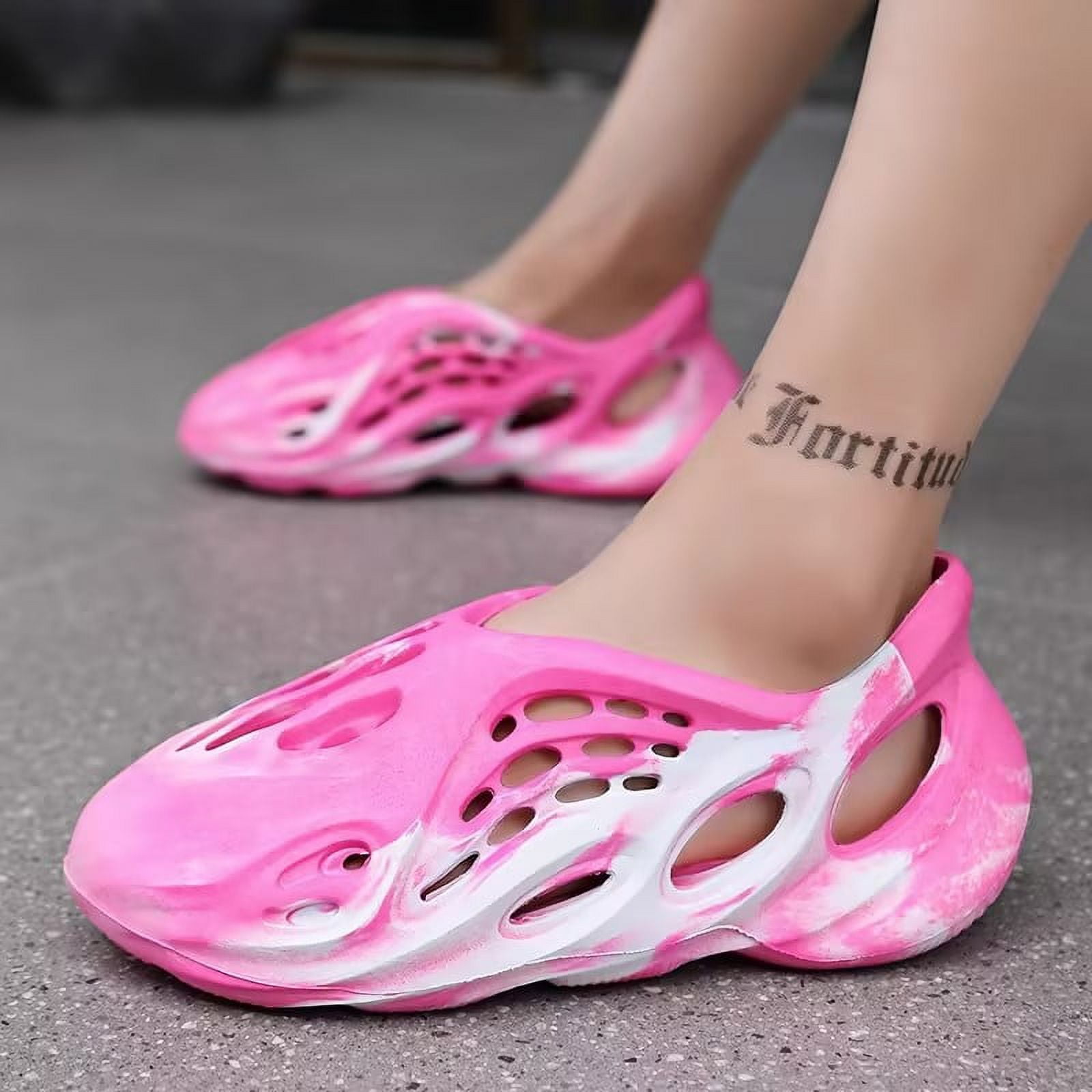Men Women Clogs Foam Runner Shoes Casual  Sports Shoes Lightweight Walking Sneakers Non-Slip Water Shoes Slip-On Outdoor Indoor Summer Beach Sandals Breathable Cloud Slides Slippers - image 1 of 7