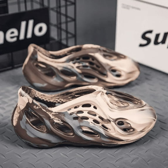 Men Women Clogs Foam Runner Shoes Casual Sports Shoes Lightweight Walking Sneakers Non-Slip Water Shoes Slip-On Outdoor Indoor Summer Beach Sandals Breathable Cloud Slides Slippers