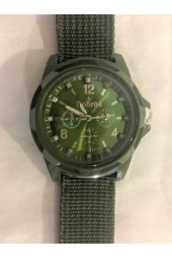 Men's Beautiful Casual Sporty Wrist Watch (Army Green)