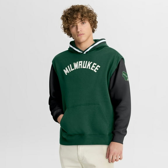 Men's Fanatics  Hunter Green/Black Milwaukee Bucks Half Court Shot Clock Fastbreak Hoodie