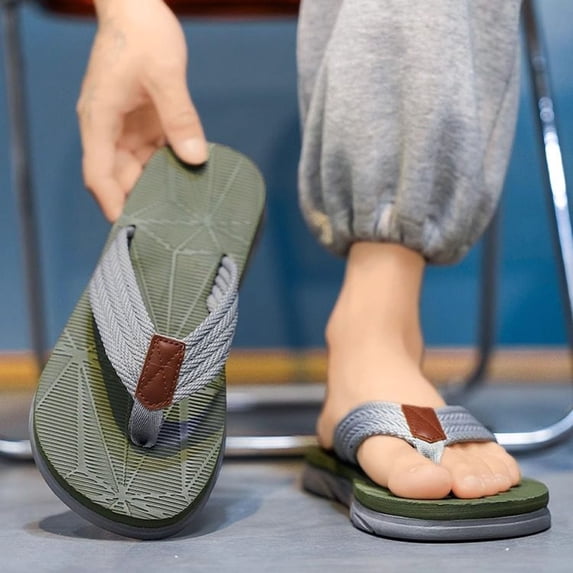 Men's Flip-Flops Summer Casual Flat Sandals Thick-Soled Rubber Flops/Non-Slip Beach Slippers Comfortable Outdoor Beach Soft Sole Sandals