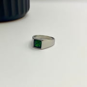 GemEmporium Round Green Simulated Emerald Ring 5.68 Ct 925, Sterling Silver Ring