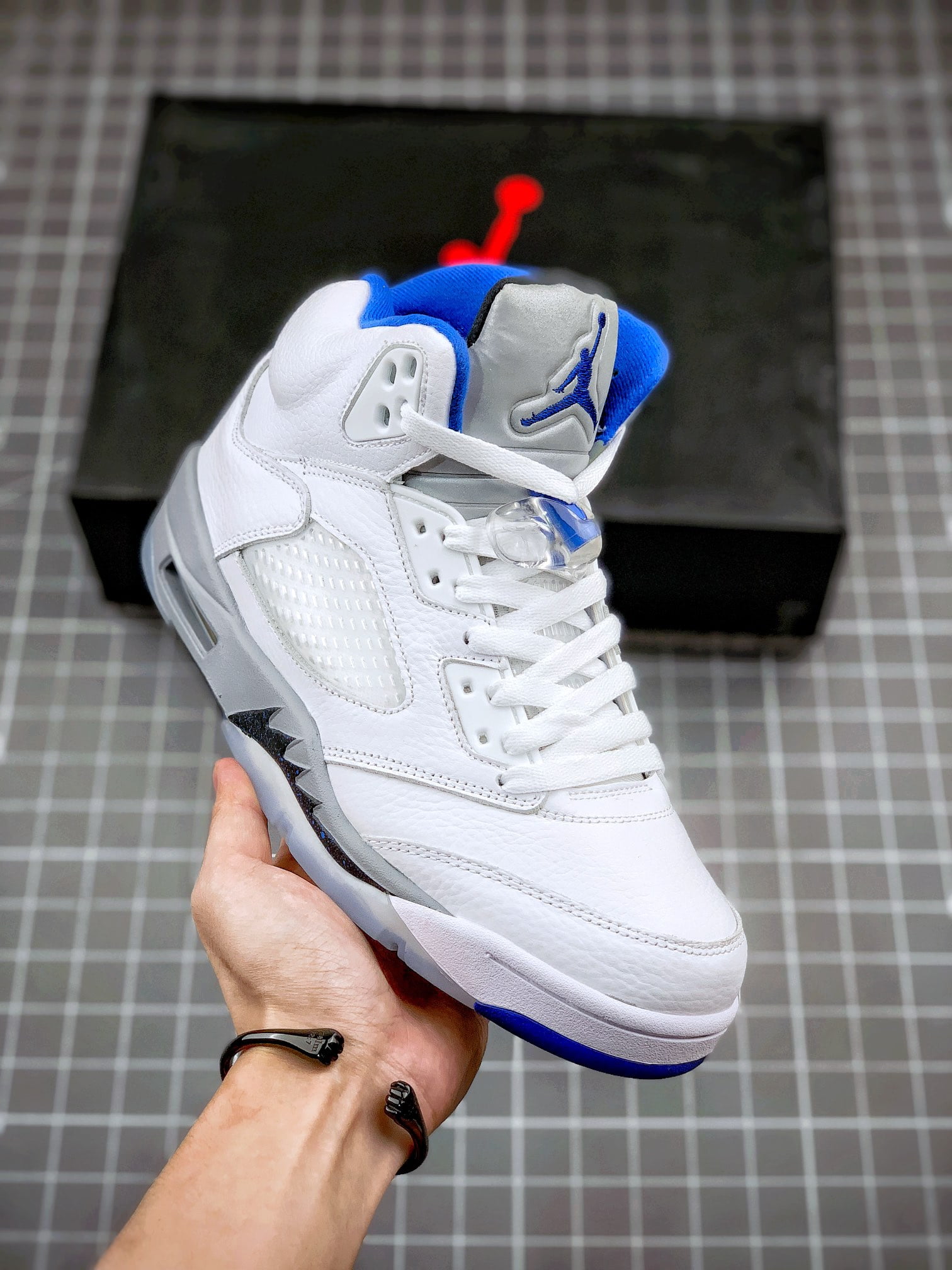 retro 5 white hyper royal stealth black