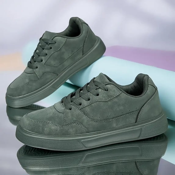 Men's Lace‑Up Low‑Top Casual Skate Sneakers, Stitched Panel Upper Lifestyle Shoes with Flat Thick Outsole for Daily Street and Casual Occasions