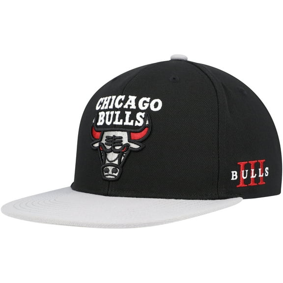 Men's Mitchell & Ness Black/Gray Chicago Bulls Core Snapback Hat