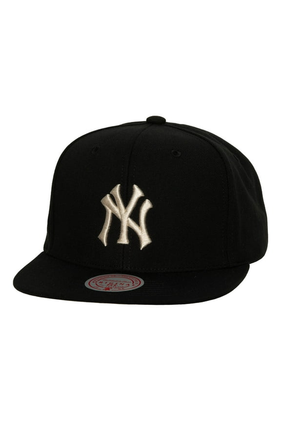 Men's Mitchell & Ness Black New York Yankees Cooperstown Collection True Classics Snapback Hat