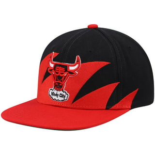 Men's Chicago Bulls Mitchell & Ness Gray/Black Hardwood Classics Draft  Cuffed Knit Hat with Pom