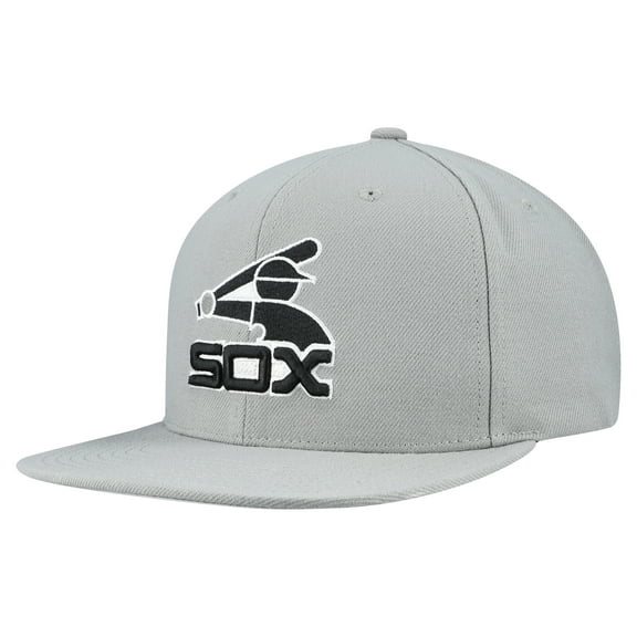 Men's Mitchell & Ness Gray Chicago White Sox Cooperstown Collection Basic Flip Snapback Hat
