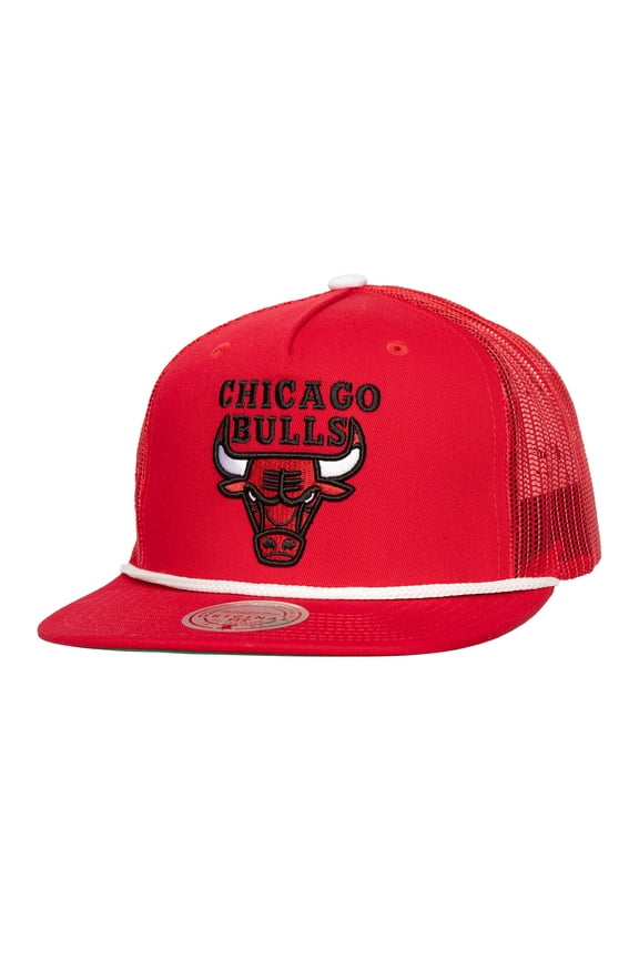 Men's Mitchell & Ness Red Chicago Bulls Roper Meshback Trucker Snapback Hat