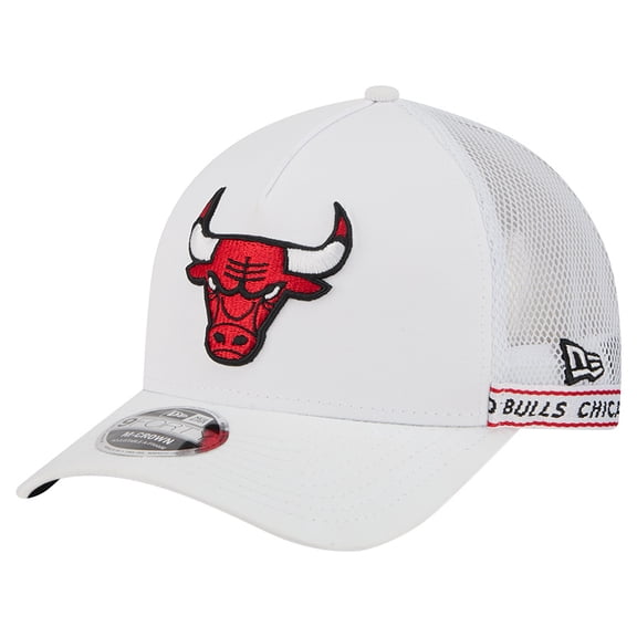 Men's New Era White Chicago Bulls Featherweight Team Tape 9FORTY M-Crown A-Frame Adjustable Hat