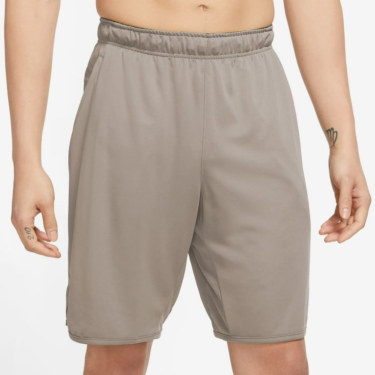 Men s Nike Dri FIT Totality 9 in. Unlined Shorts Color Khaki Size M