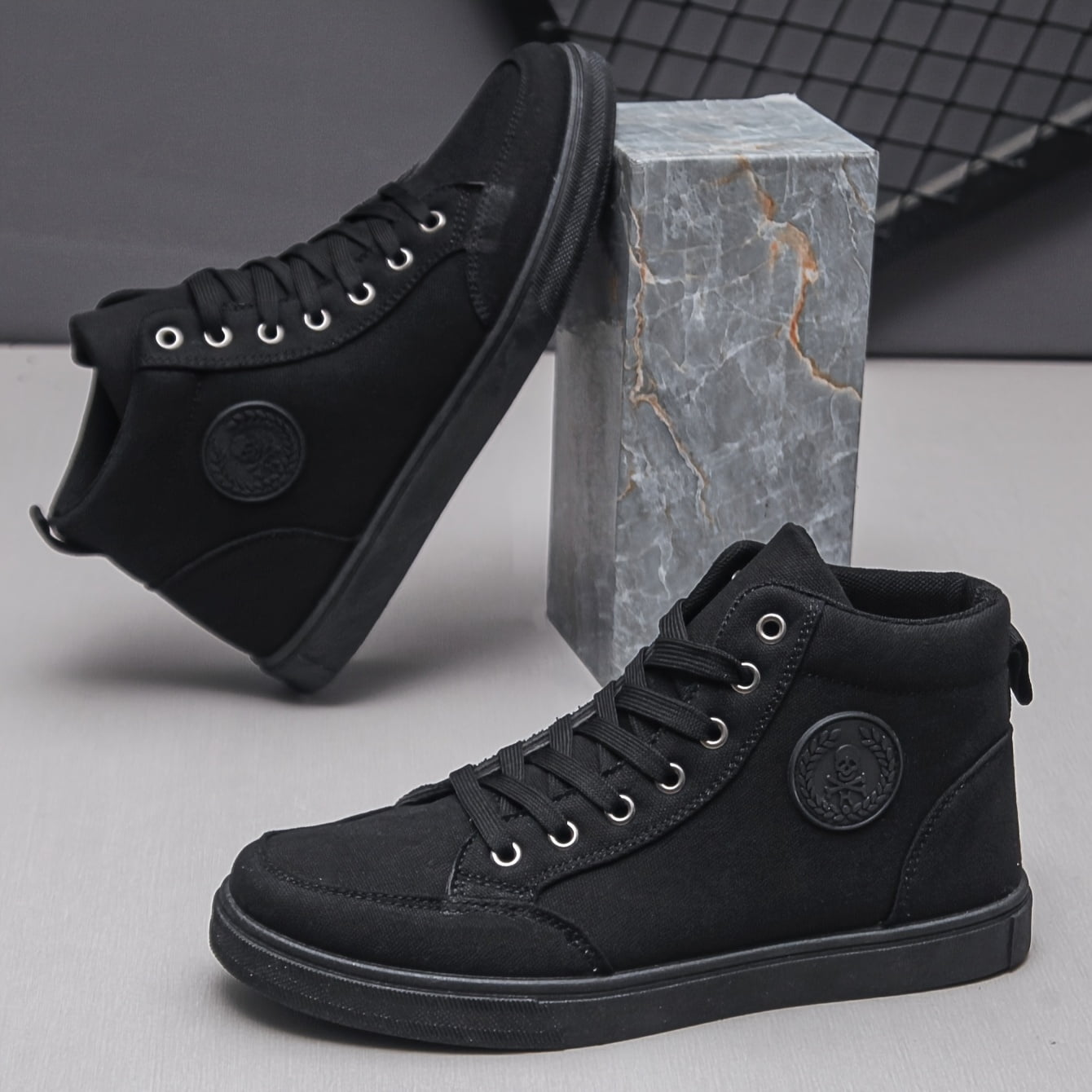 Men's Stylish Simple Non-slip High Top Sports Board Shoes