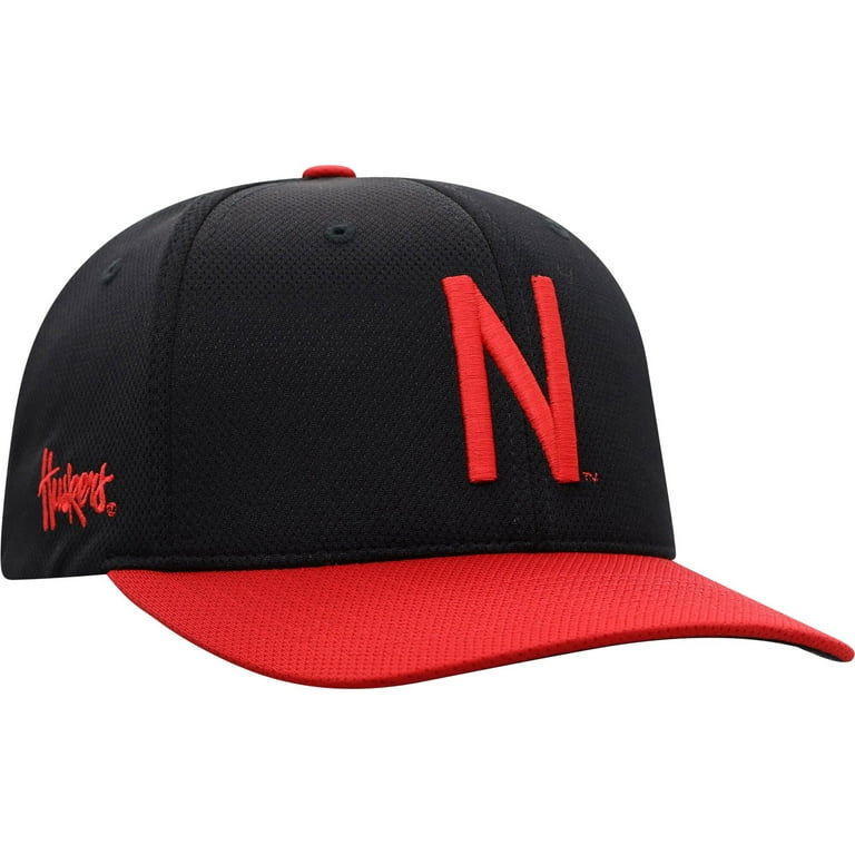 the Men\'s Two-Tone Top Tech Nebraska Hybrid World Black/Scarlet Hat Reflex Flex of Huskers