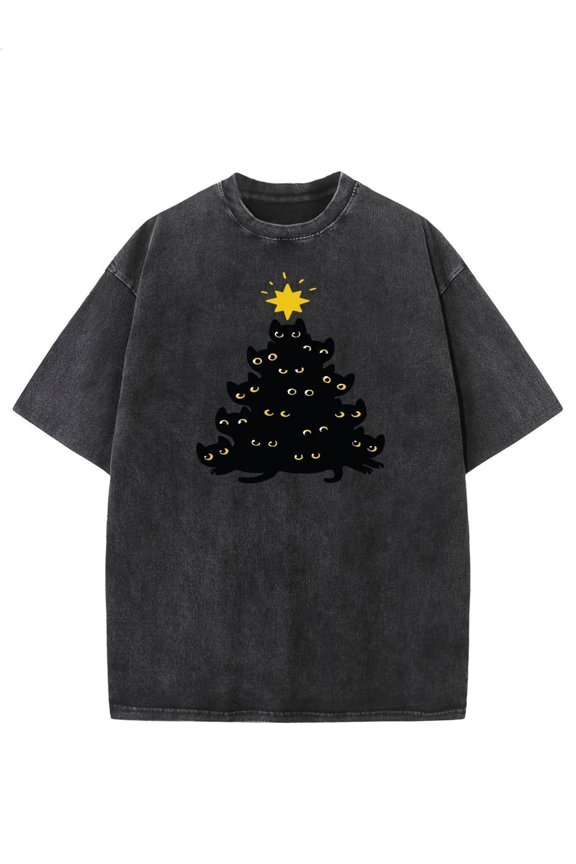 Men's Vintage Washed Black Cat Christmas Tree T-Shirt - Cute cat and cat paw print. A casual holiday gift for cat lovers. Retro anime style.