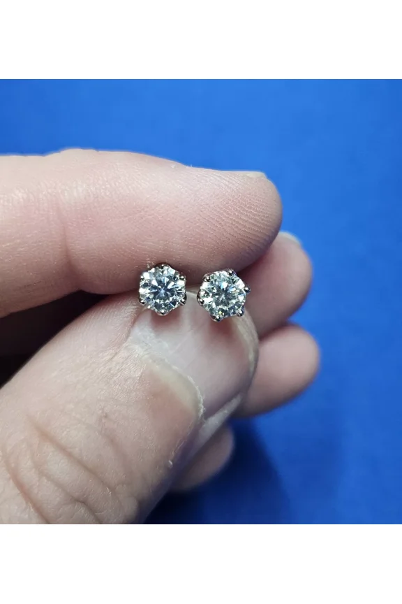 "Men's & Women's Moissanite Stud Earrings | 0.5ct & 1ct | VVS D GRA Certified | 925 Silver"