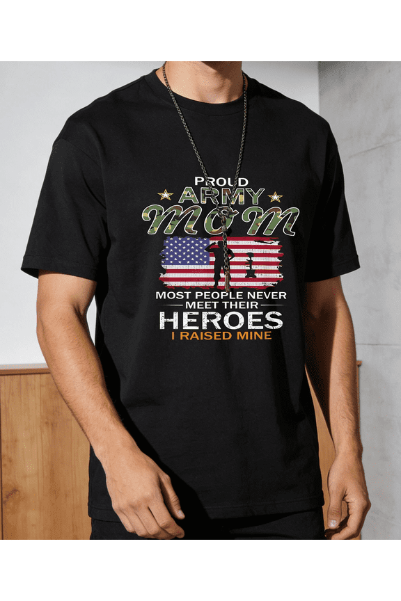 Men's Women's Proud Army Mom T-Shirt USA Flag Salute S-5XL