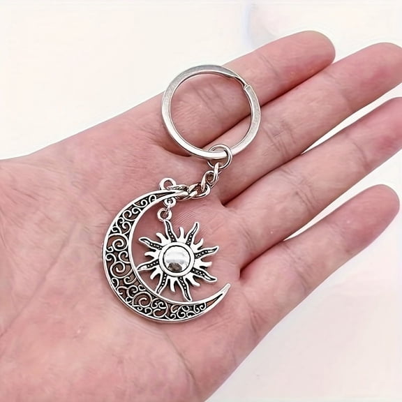 Men's sun moon keychain, bag car keychain pendant empty heart moon key chain,1