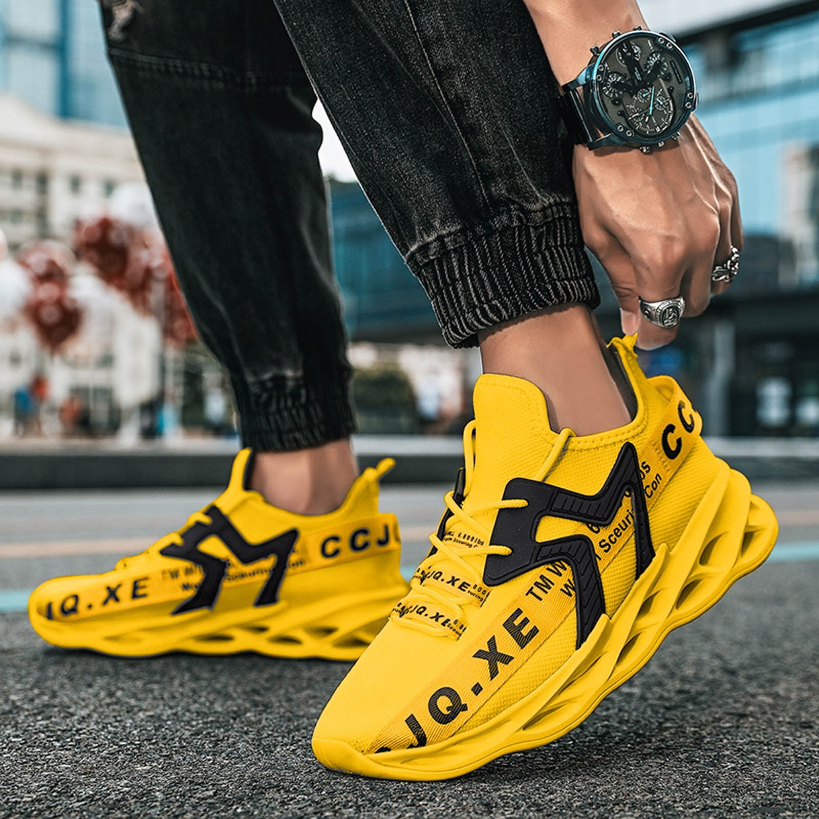 On Running Men\'s Light Yellow Athletic Running Shoes with Black Accents On Running | Cloudflow 5 | Men main image 3
