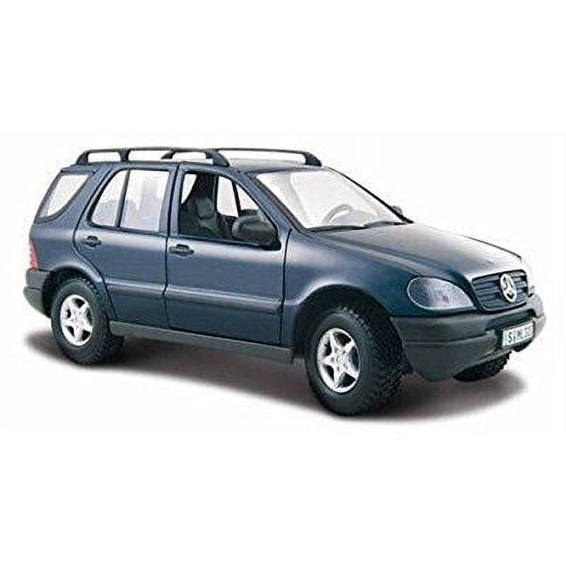 Mercedes Class Green 1:24 Diecast Model Car